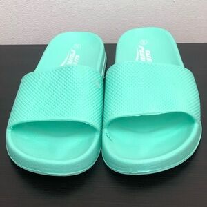 INGEAR Waverunner Slides - Versatile Slide On Sandals Sea Foam Green Size 5